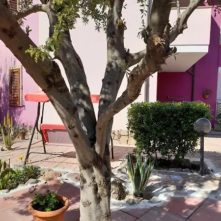 Alojamento de Acomodação e Pequeno-almoço La Fortezza & Appartament 4*