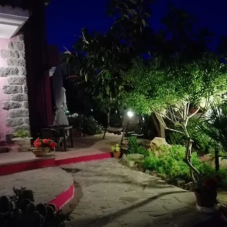 Alojamento de Acomodação e Pequeno-almoço La Fortezza & Appartament 4*