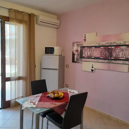 La Fortezza & Appartament 카스텔사르도