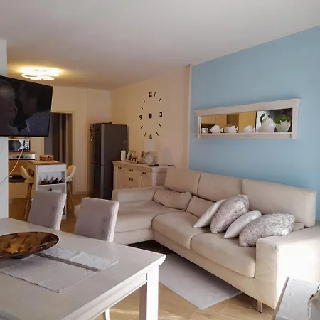 B&B La Fortezza & Appartament 카스텔사르도